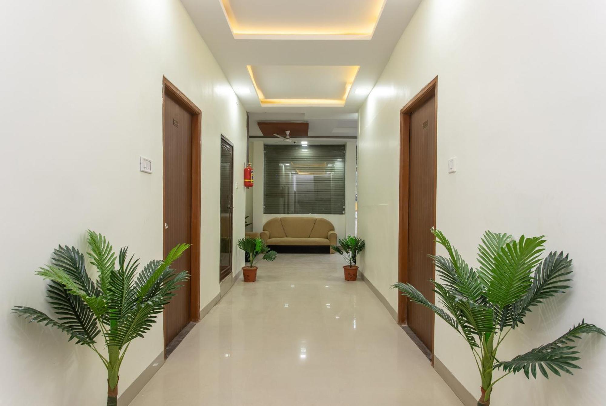 Hotel O Manjulam Regency 4*